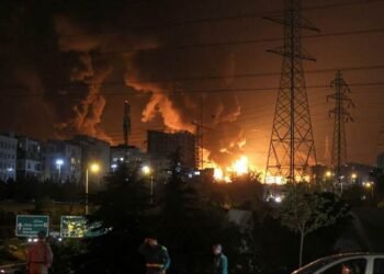 زنجیرەیەک تەقینەوەی بەهێز شاری ئیسفەهانیان هەژاند