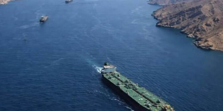 عومان و ئێران لەبارەی تەنگەی هورمز کۆبوونەوە