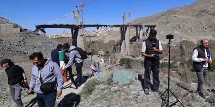 هێرش کرایە سەر پرد و هێڵی ئاسنینی 9 پارێزگای ئێران