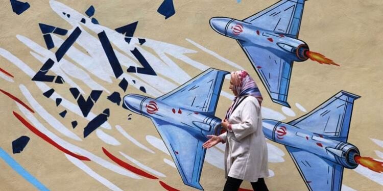 تەندروستیی ئێران: لەم جەنگەدا 257 ژن و 220 منداڵ…