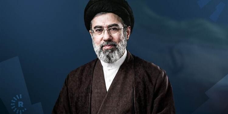 موجتەبا خامنەیی: بەڕێوەبردنی تەنگەی هورمز دەچێتە…