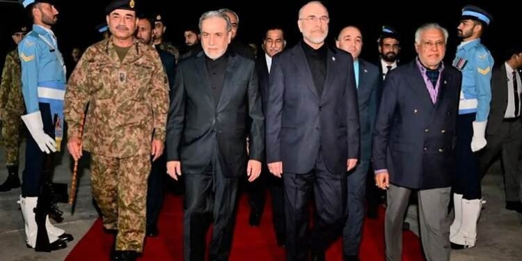 ئەندامێکی شاندەکەی ئێران: ئەمریکا بۆ رێککەوتن…