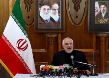 باڵیۆزی ئێران لە هیندستان: بۆ جەنگ ئامادەین بەڵام…