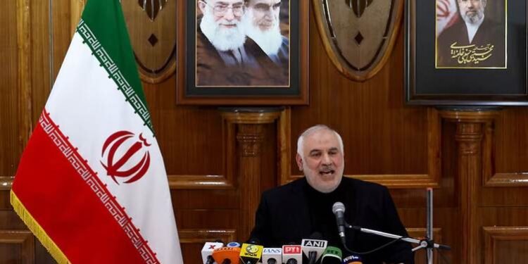 باڵیۆزی ئێران لە هیندستان: بۆ جەنگ ئامادەین بەڵام…