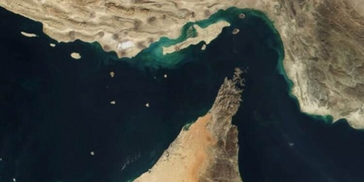 راپۆرتێک: تاران پێشنیازی کردنەوەی تەنگەی هورمزی…