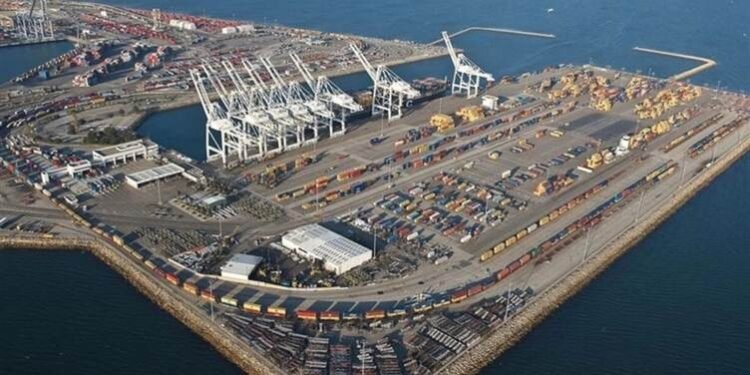 گومرگی ئێران: لە کاتی جەنگدا سێ ملیۆن تۆن کاڵا لە…