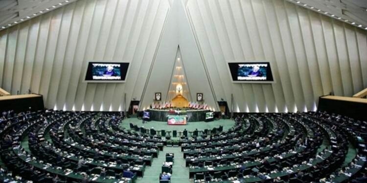 پەرلەمانتارێکی ئێران: دەبێ پرسی ئەتۆمی لەسەر مێزی…