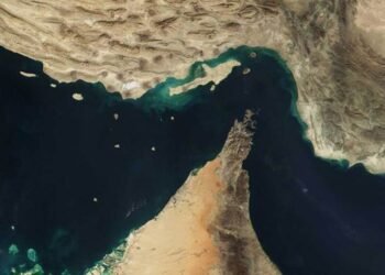 ئێران پێشنیازی کردنەوەی تەنگەی هورمز دەکات