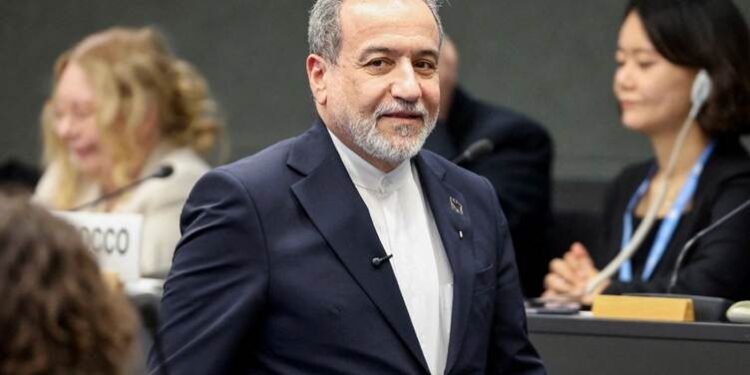 ئێران بۆ ئاگربەست و دانوستاندنەکان لەگەڵ ئەمریکا…