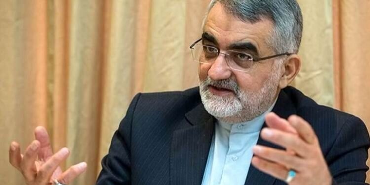 پەرمانتارێکی ئێران: کەشتییەکانمان بە ئازادی…