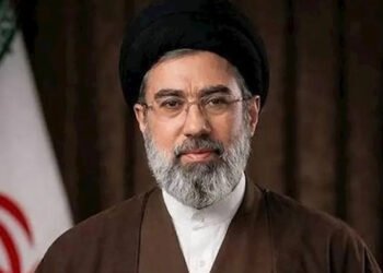 موجتەبا خامنەیی رێنمایی نوێ بۆ بەردەوامیی ئۆپەراسیۆنە سەربازییەکان دەردەکات