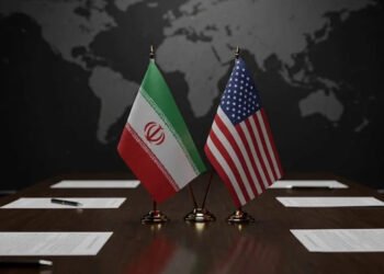تۆپەکە لە یاریگای واشنتنە؛ دانوستان یان جەنگ