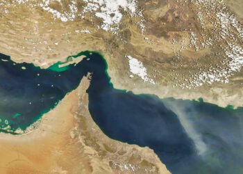 لێدوانەکانی ترەمپ، جوڵەی کەشتیوانی لە گەرووی هورمز پەکخستووە