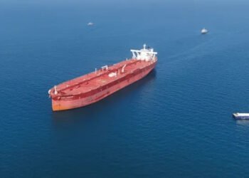 عێراق زیاتر لە 40 ملیۆن بەرمیل نەوتی لە گەرووی هورمز گیری خواردووە