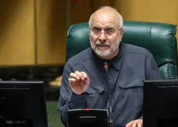 واشنتن جەنگێکی ئابووری بۆ هەڵوەشاندنەوەی ئێران لە ناوەوە دەستپێکردووە
