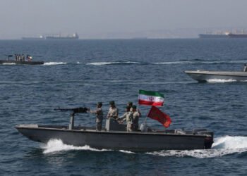رێگەمان بە 30 کەشتی داوە بە گەرووی هورمزدا تێپەڕبن