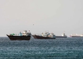 ئێران مەرجی نوێ بۆ تێپەڕبوونی کەشتییەکان لە گەرووی هورمز دادەنێت