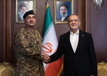 سوپا سالاری پاکستان بۆ نێوەندگیری دەچێتە ئێران
