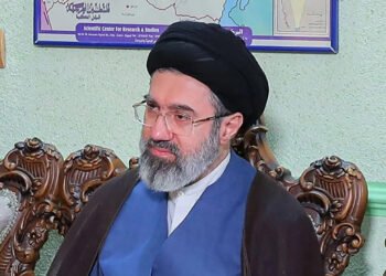 موجتەبا خامنەیی فەرمانی داوە یۆرانیۆمی پیتێنراو لە ناوەوەی ئێران بمێنێتەوە