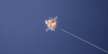 ئێران خستنەخوارەوەی درۆنێکی لەسەر ئاوەکانی کەنداو راگەیاند