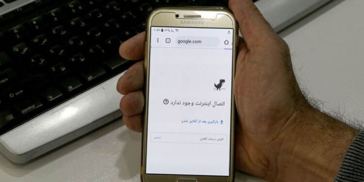 بەهۆی بڕانی ئینتەرنێتەوە ئێران رۆژانە 103 ملیۆن…