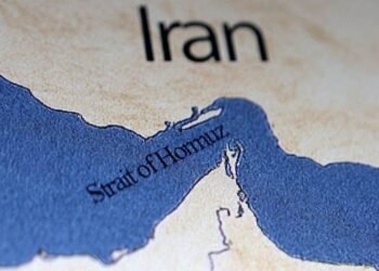 سوپای پاسداران: لە 24 کاژێردا 26 کەشتی بە تەنگەی…